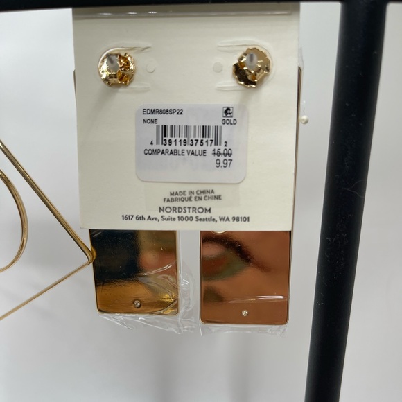 NWT- 4 Pair of Large Open Edit Brand Gold-Tone Earrings. Bundle of earrings - Picture 7 of 9